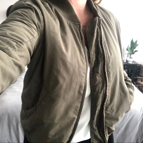 Aritzia TNA Sequoia Bomber Jacket - Picture 10 of 12